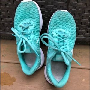 Girls teal Nike tennis shoes